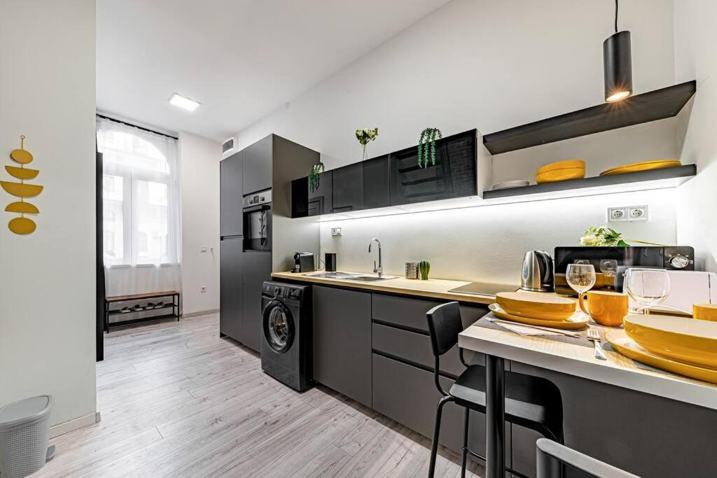 Apartamento Chic Loft Bp: Industrial Gem Budapest Exterior foto