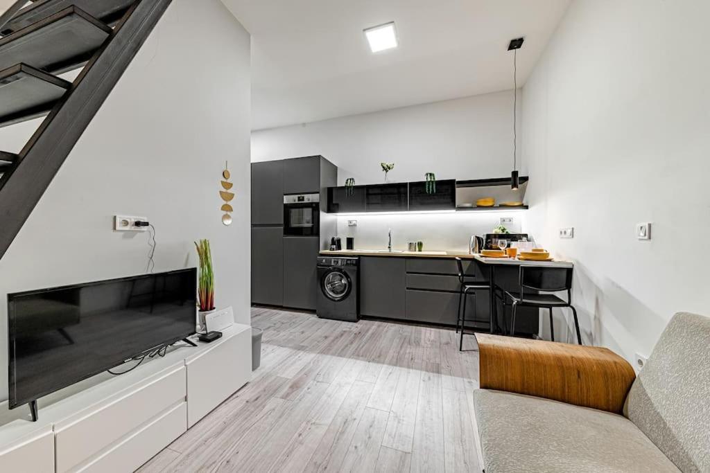 Apartamento Chic Loft Bp: Industrial Gem Budapest Exterior foto